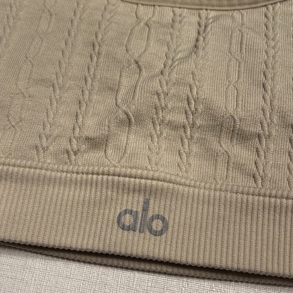 Alo Yoga Seamless Cableknit Bra - Picture 3 of 5